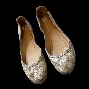 Elegant Frye leather gold crackle Beige Women's Flats